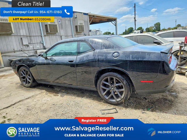 Used 2019 Dodge Challenger SXT w/ Blacktop Package RWD image 3