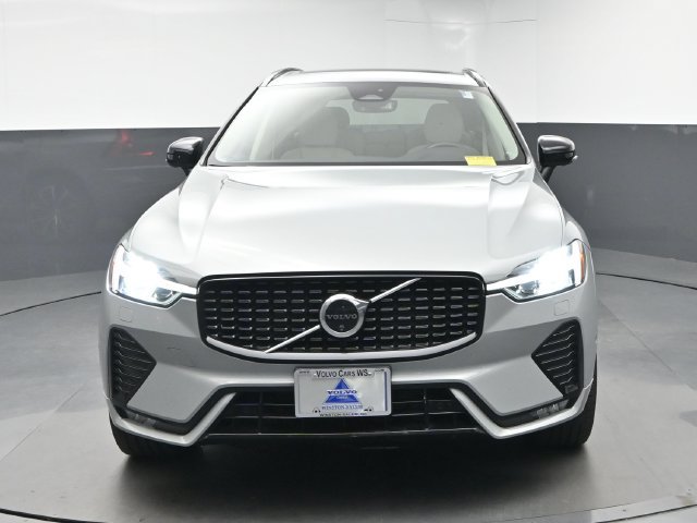 Used 2024 Volvo XC60 B5 Plus w/ Climate Package AWD/4WD image 2