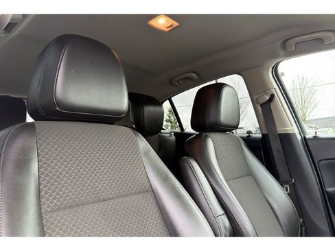 Used 2018 Buick Encore Preferred image 19