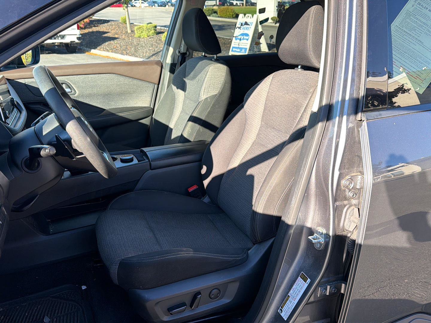 Used 2021 Nissan Rogue SV AWD/4WD image 18