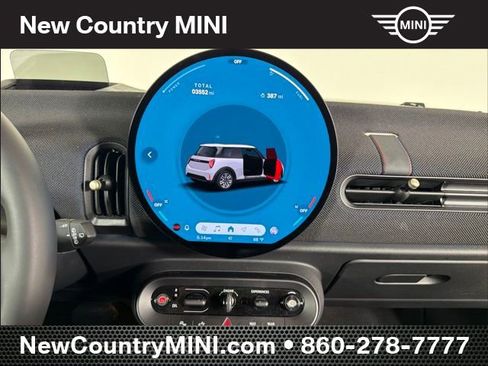 Certified 2025 MINI Cooper 2-Door Hardtop FWD image 19