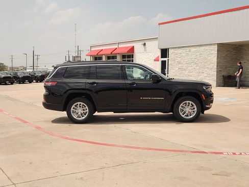 New 2026 Jeep Grand Cherokee L Laredo RWD image 7