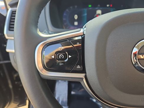 Used 2024 Volvo XC90 B5 Core image 16