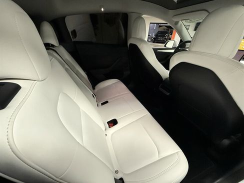 Used 2023 Tesla Model Y Long Range image 11