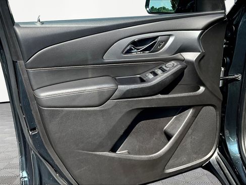 Used 2018 Chevrolet Traverse LT FWD image 20