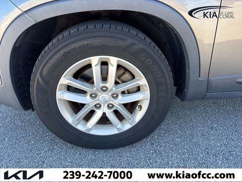 Used 2015 Kia Sorento LX image 10
