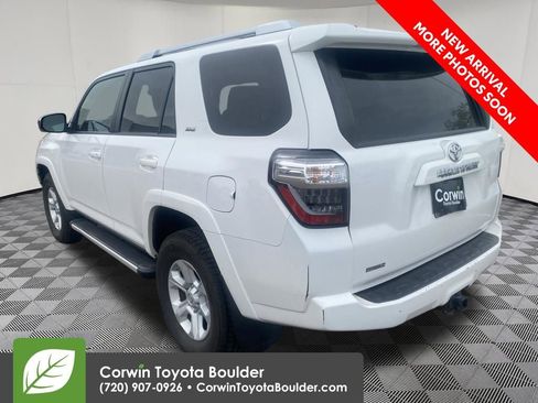 Used 2014 Toyota 4Runner SR5 AWD/4WD image 5