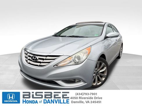 Used 2013 Hyundai Sonata SE w/ Navigation & Sunroof Pkg image 1