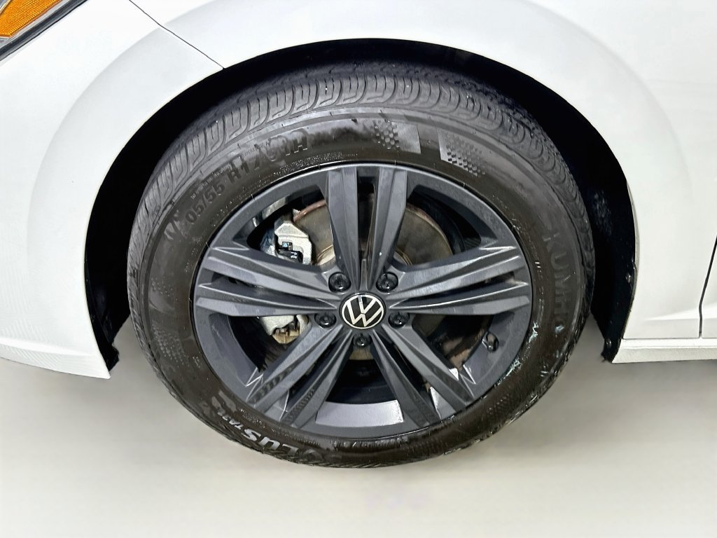 Used 2024 Volkswagen Jetta SE w/ Black Wheel Package FWD image 24