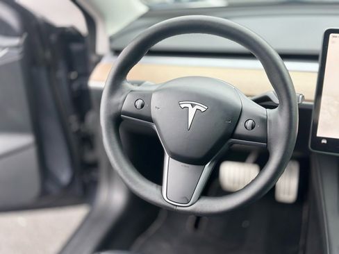 Used 2023 Tesla Model 3 Performance image 13