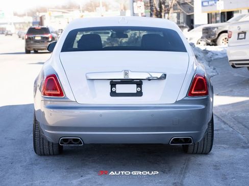 Used 2018 Rolls-Royce Ghost image 11