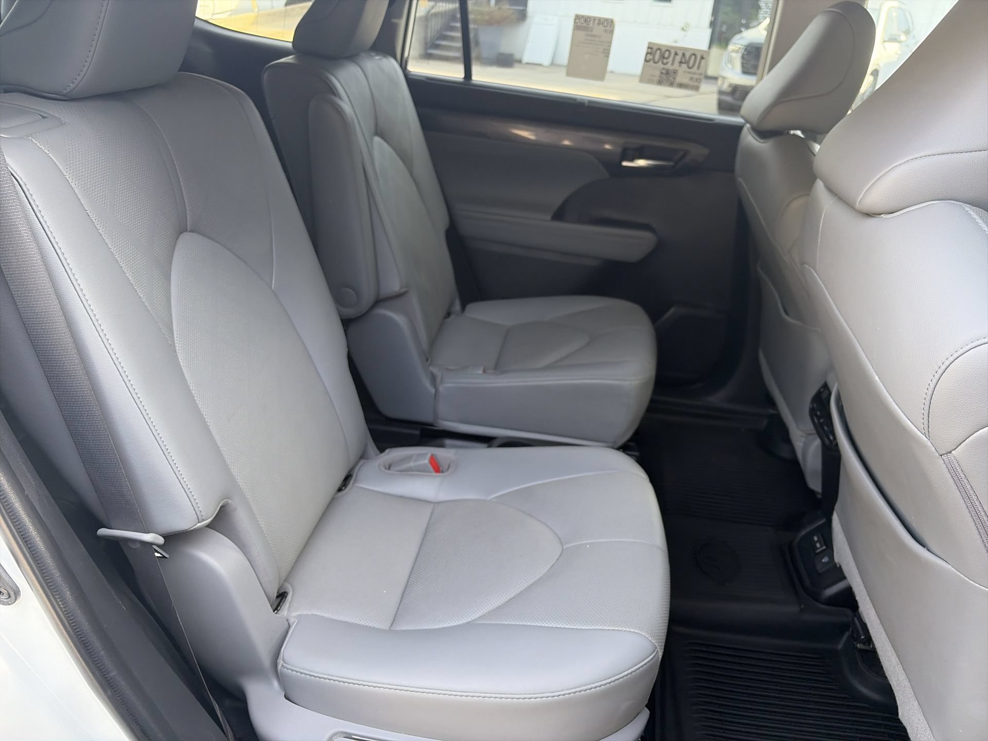 Used 2022 Toyota Highlander Platinum AWD/4WD image 29