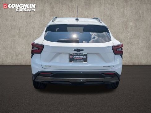 Used 2024 Chevrolet Trax ACTIV w/ Sunroof Package FWD image 6