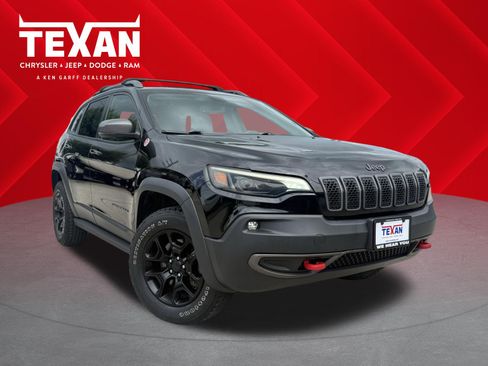 Used 2019 Jeep Cherokee Trailhawk AWD/4WD image 1