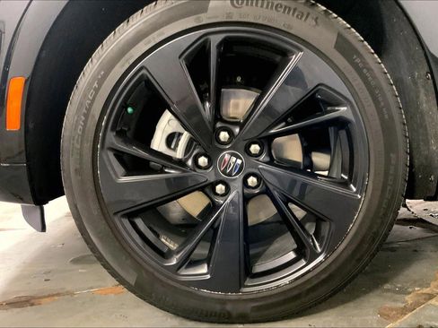 Used 2025 Buick Envision Sport Touring image 9