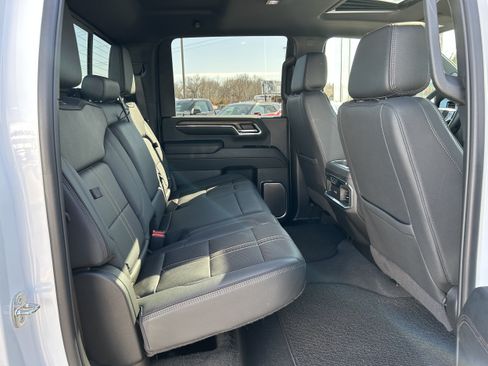 Used 2024 Chevrolet Silverado 3500 High Country w/ High Country Premium Package AWD/4WD image 21