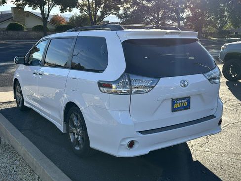 Used 2015 Toyota Sienna SE image 5
