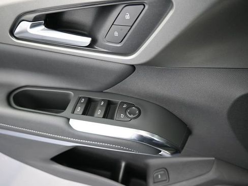 New 2026 Chevrolet Traverse LT w/ Sun and Wheel Package image 37