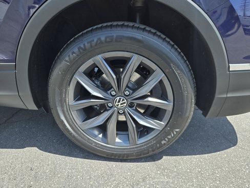 Used 2023 Volkswagen Tiguan SE AWD/4WD image 36