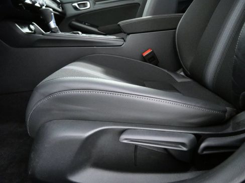 Used 2025 Honda Civic Sport image 17