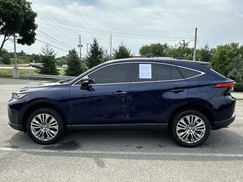 Used 2023 Toyota Venza Limited AWD/4WD image 2