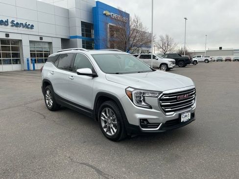 Used 2022 GMC Terrain SLT image 1