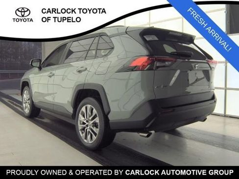 Used 2023 Toyota RAV4 XLE Premium image 5