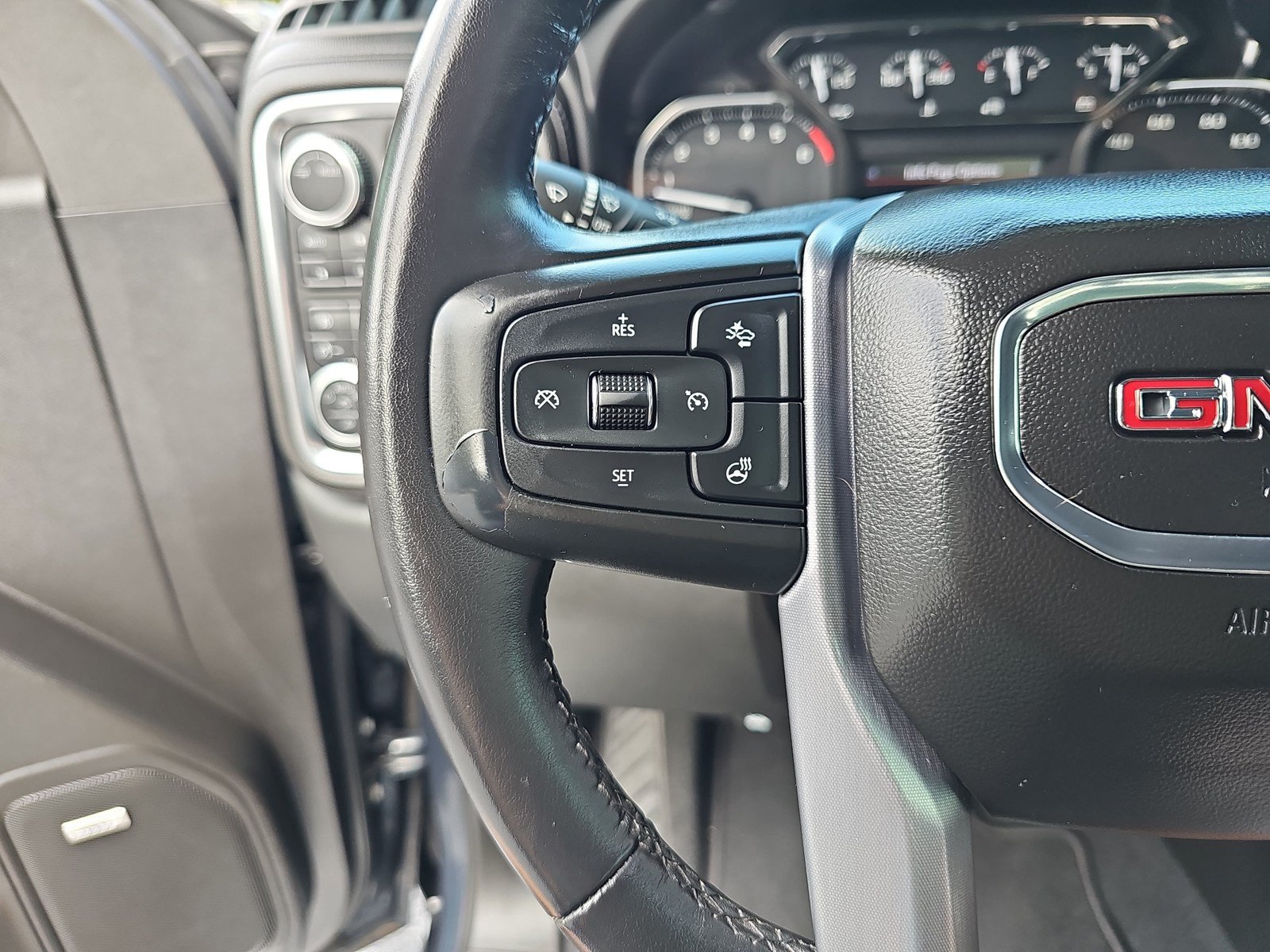 Used 2020 GMC Sierra 1500 SLT w/ SLT Premium Plus Package AWD/4WD image 18