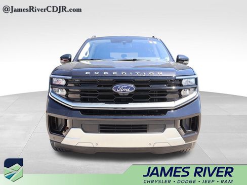 Used 2025 Ford Expedition Max Platinum AWD/4WD image 7