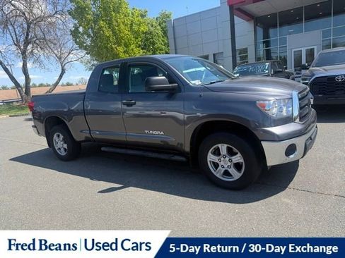 Used 2011 Toyota Tundra 4x4 Double Cab w/ Cold Weather Pkg image 3