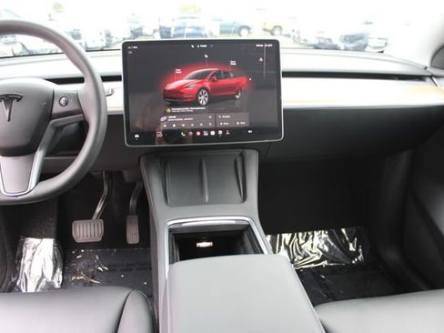 Used 2023 Tesla Model Y Long Range AWD/4WD image 12