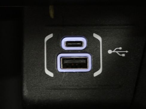 Used 2025 Jeep Compass Limited image 21