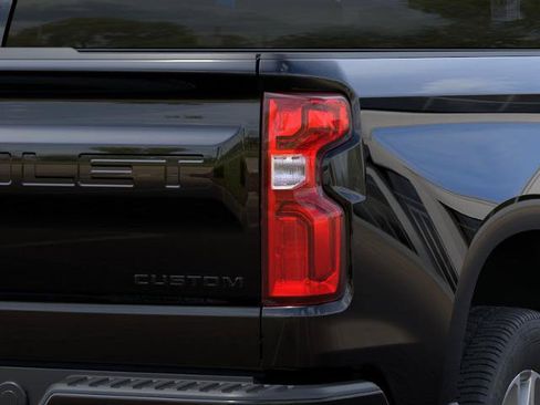 New 2026 Chevrolet Silverado 1500 Custom w/ LPO, Dark Essentials Package RWD image 11