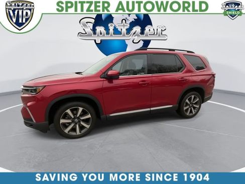 Used 2025 Honda Pilot Touring image 4
