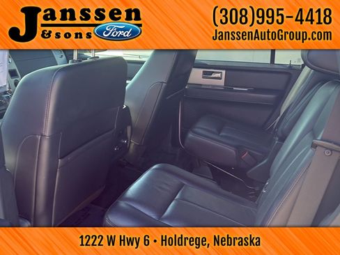 Used 2017 Ford Expedition XLT w/ Equipment Group 202A AWD/4WD image 13