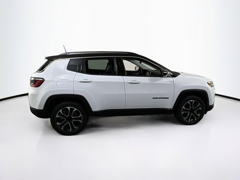 Used 2022 Jeep Compass Limited image 4