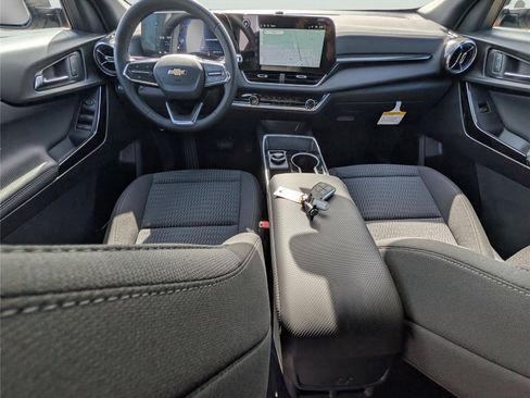 New 2026 Chevrolet Equinox LT FWD image 17