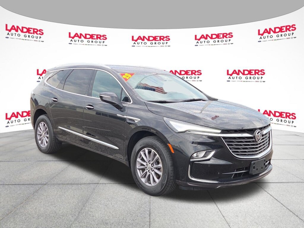 Used 2023 Buick Enclave Essence AWD/4WD image 1