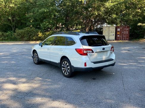 Used 2016 Subaru Outback 2.5i Limited AWD/4WD image 7