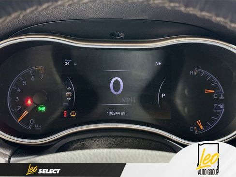 Used 2016 Jeep Grand Cherokee Limited image 12