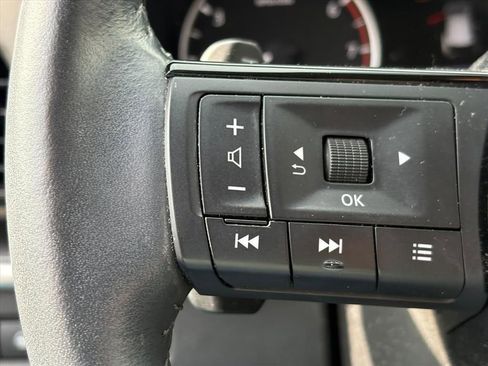 Used 2021 Nissan Rogue SV w/ Premium Package image 9