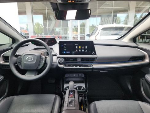 Used 2024 Toyota Prius XLE AWD/4WD image 19