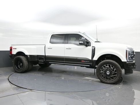 Used 2025 Ford F450 King Ranch w/ FX4 Off-Road Package image 17