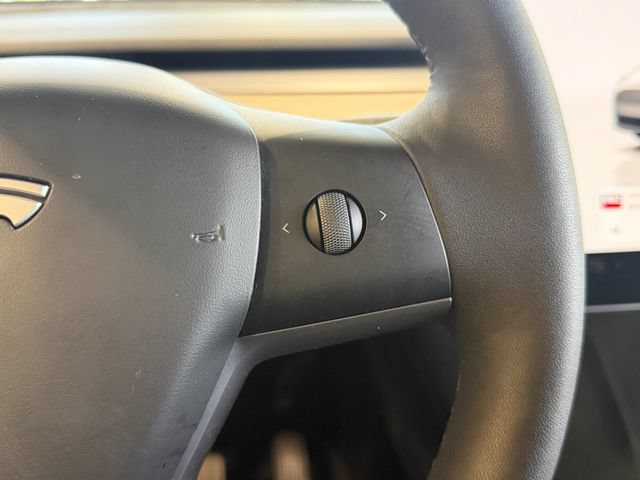 Used 2024 Tesla Model Y Long Range AWD/4WD image 25