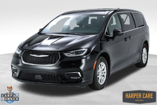 Used 2025 Chrysler Pacifica Select FWD image 1