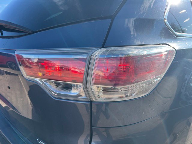 Used 2015 Toyota Highlander Limited Platinum AWD/4WD image 11