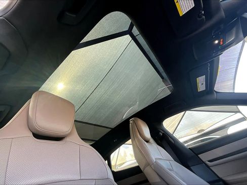 Used 2022 Porsche Taycan image 13