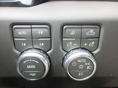 New 2026 GMC Sierra 2500 AT4 w/ AT4 Premium Plus Package AWD/4WD image 17