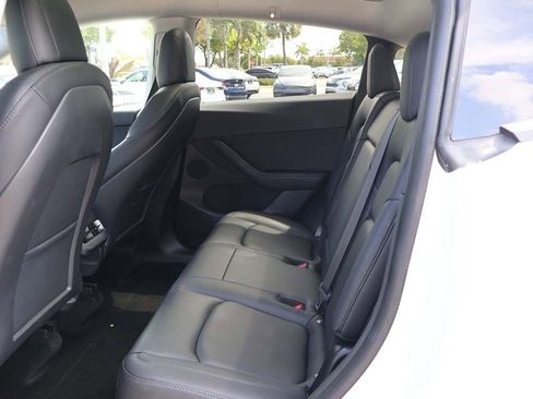 Used 2021 Tesla Model Y Long Range image 46