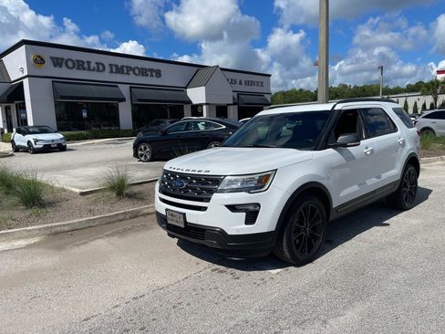 Used 2019 Ford Explorer XLT w/ Equipment Group 202A AWD/4WD image 51